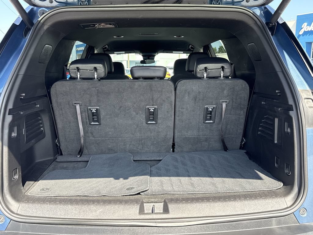 Used 2025 Chevrolet Traverse LT FWD image 21