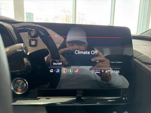 Used 2023 Chevrolet Corvette Z06 image 11