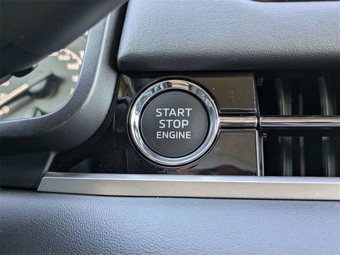 New 2026 Mitsubishi Outlander SE image 29