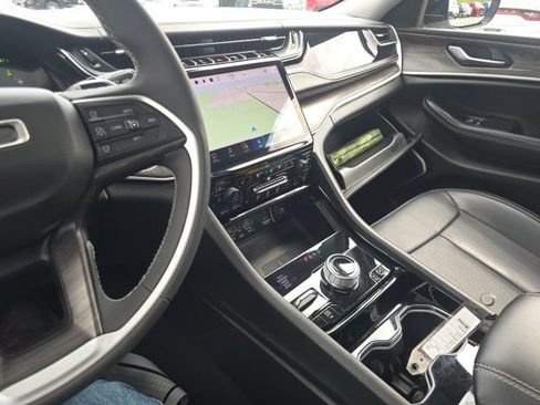 Used 2022 Jeep Grand Cherokee Limited 4xe w/ Luxury Tech Group II image 28