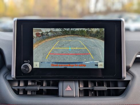 New 2025 Toyota RAV4 SE image 3