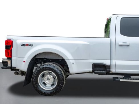 Used 2024 Ford F350 Lariat image 6