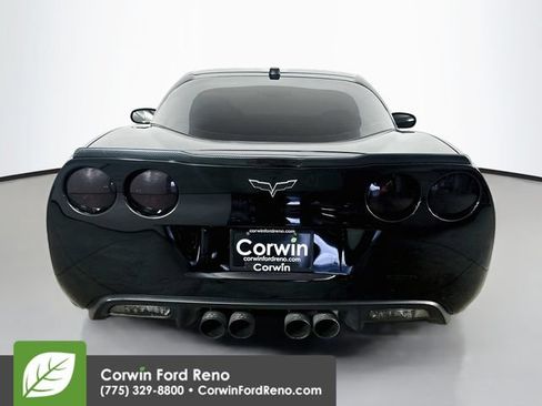 Used 2005 Chevrolet Corvette Coupe w/ Preferred Equipment Group RWD image 8