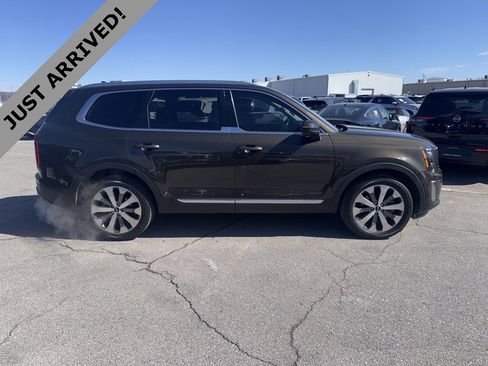 Used 2020 Kia Telluride EX w/ EX Premium Package image 4