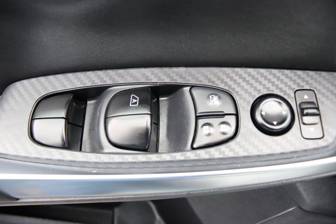 Used 2025 Nissan Sentra SR w/ Midnight Edition FWD image 41