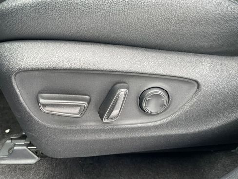 Used 2025 Toyota Grand Highlander FWD image 24