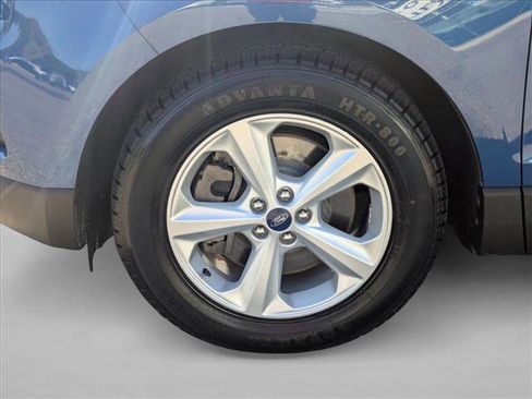 Used 2021 Ford Edge SE image 21