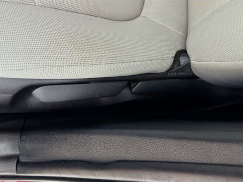 Used 2021 Toyota Corolla LE image 22