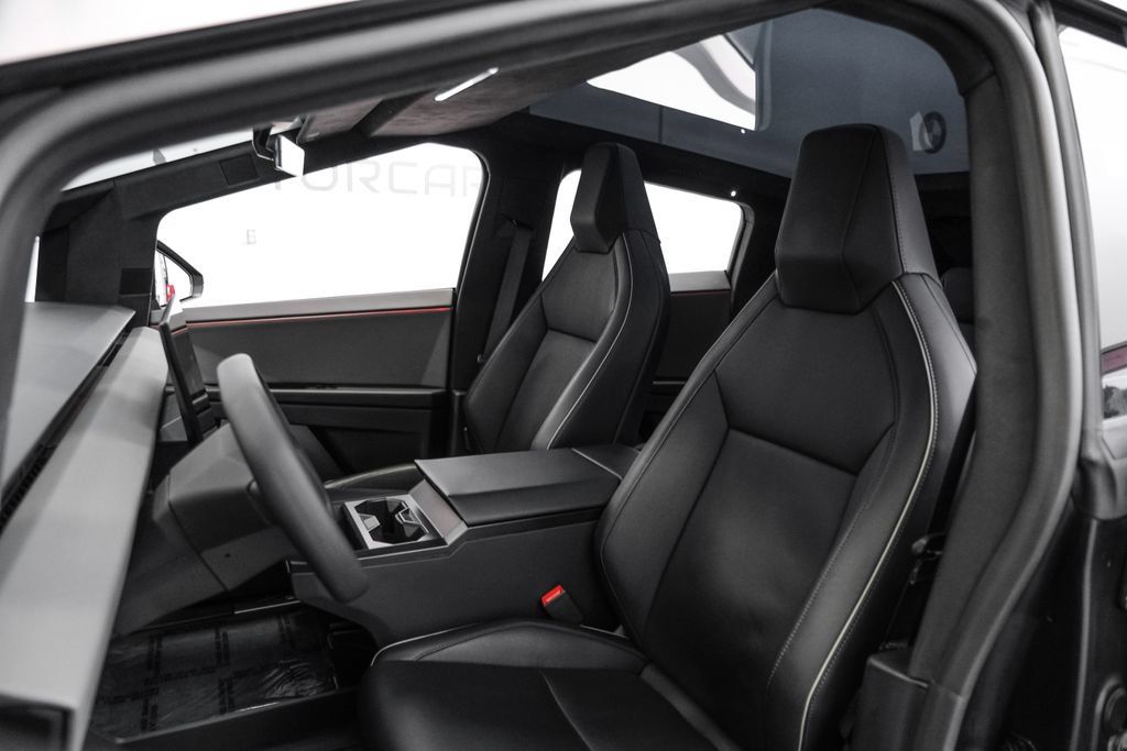 Used 2024 Tesla Cybertruck AWD Crew Cab image 28