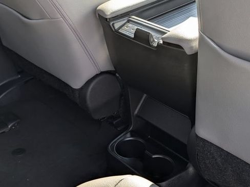 Used 2025 Toyota Sienna XLE w/ XLE Plus Package FWD image 33