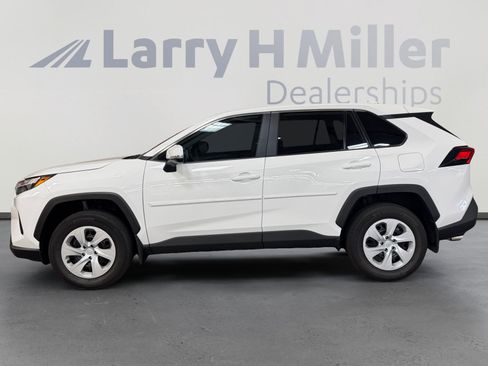 Certified 2025 Toyota RAV4 LE AWD/4WD image 2