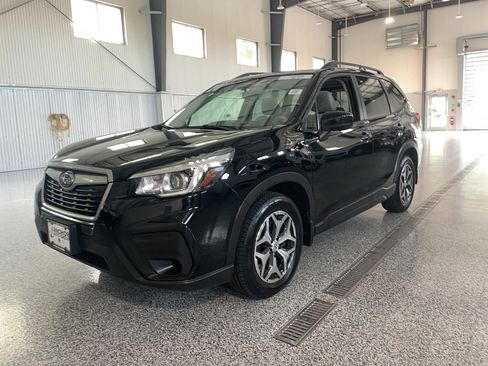 Used 2020 Subaru Forester Premium AWD/4WD image 2