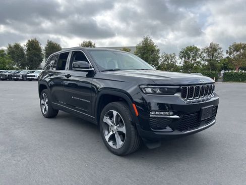 Used 2023 Jeep Grand Cherokee 4WD 4xe w/ Luxury Tech Group II image 2