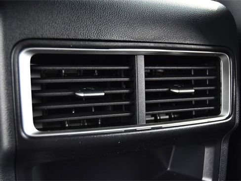 New 2026 Volkswagen Atlas Cross Sport SE image 23