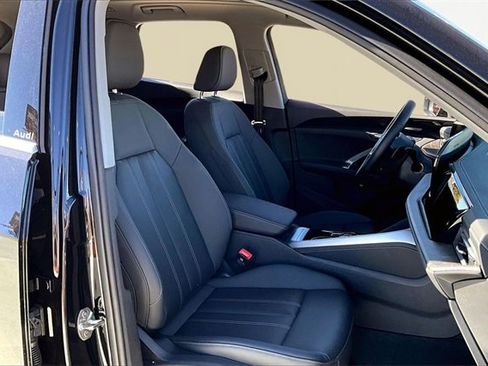 Used 2025 Audi Q5 Premium Plus w/ Premium Plus image 7