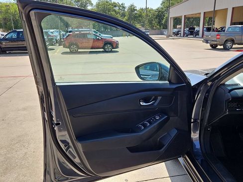 Used 2025 Honda Accord LX image 11