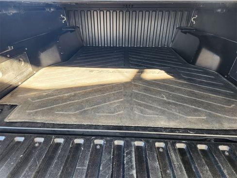 Used 2017 Toyota Tacoma TRD Sport image 31