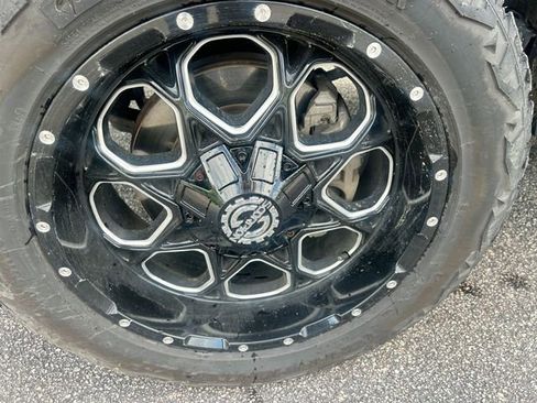 Used 2023 Ford F150 Lariat w/ Equipment Group 502A High image 14