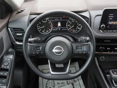 Used 2023 Nissan Rogue SV FWD image 17