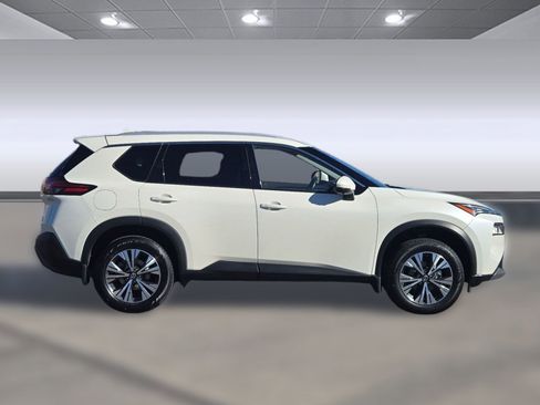 Used 2021 Nissan Rogue SV w/ Premium Package image 8