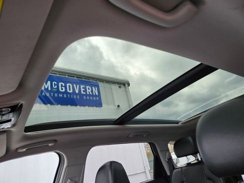 Used 2023 Kia Sorento X-Line EX image 19