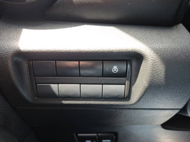 Used 2023 Nissan Kicks SR w/ SR Premium Package FWD image 28