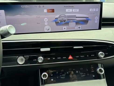 New 2026 Genesis GV70 2.5T Advanced AWD/4WD image 17