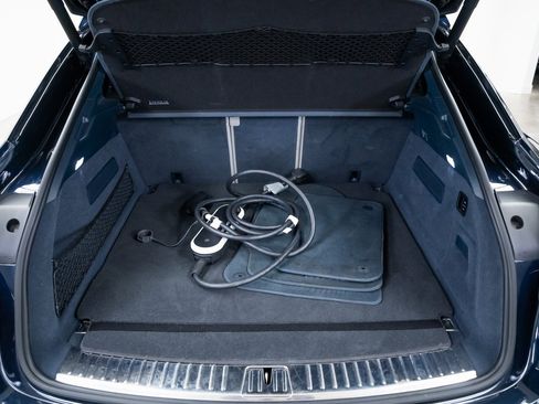 Used 2020 Porsche Cayenne Turbo S image 8