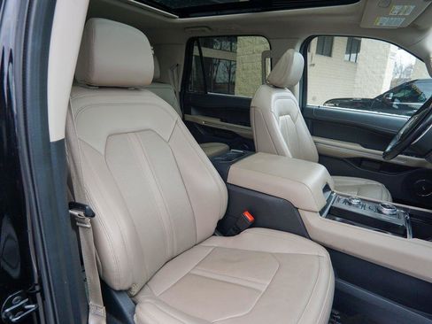 Used 2024 Ford Expedition Max Limited AWD/4WD image 38