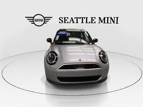 Certified 2025 MINI Cooper S image 3