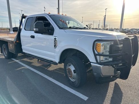 Used 2017 Ford F350 XL w/ Power Equipment Group image 2