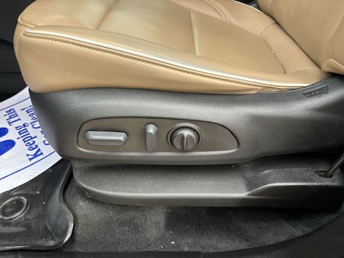 Used 2023 Chevrolet Traverse Premier image 15