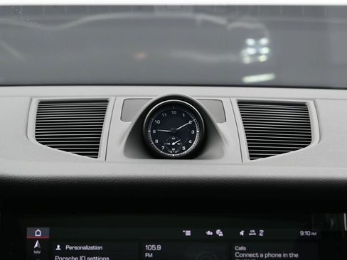 New 2026 Porsche Macan image 24