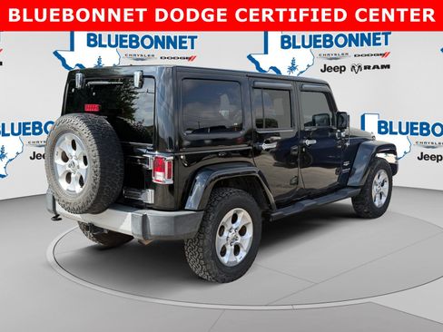 Used 2015 Jeep Wrangler Unlimited Sahara w/ Connectivity Group AWD/4WD image 5