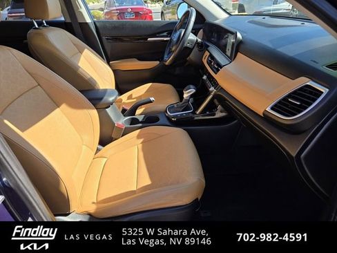 Used 2024 Kia Seltos EX FWD image 18