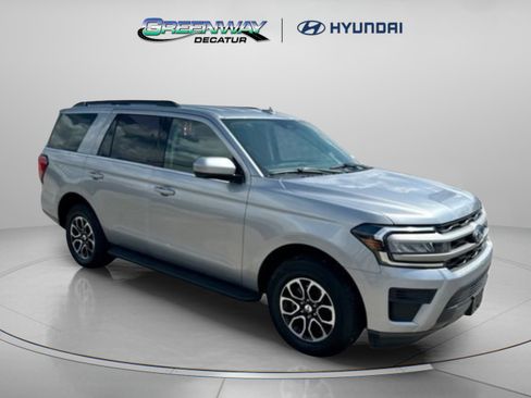 Used 2024 Ford Expedition XLT AWD/4WD image 1