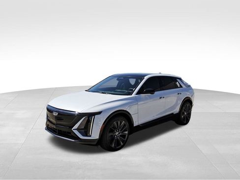 New 2026 Cadillac Lyriq Signature Sport image 2