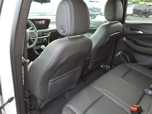 Used 2024 Buick Encore GX Sport Touring w/ Comfort Package FWD image 10