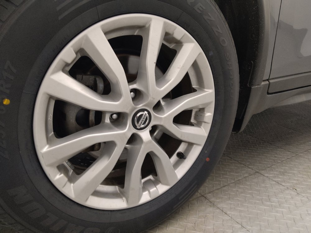 Used 2020 Nissan Rogue SV FWD image 31