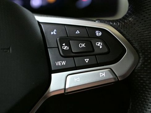 Used 2022 Volkswagen Atlas SEL Premium image 41