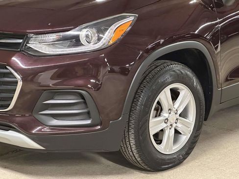Used 2022 Chevrolet Trax LT w/ LT Convenience Package image 10
