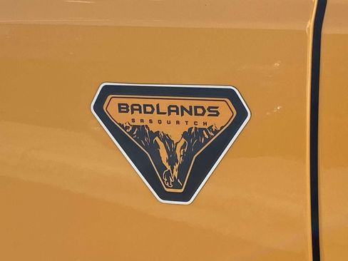 Used 2022 Ford Bronco Badlands AWD/4WD image 11
