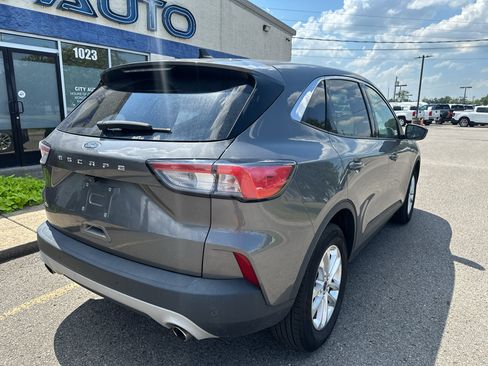 Used 2021 Ford Escape SE w/ Cold Weather Package FWD image 4