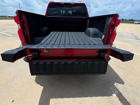 Used 2024 Chevrolet Silverado 1500 LTZ image 9