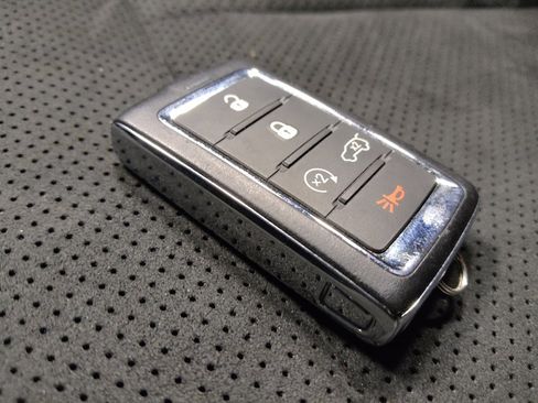 Used 2023 Jeep Grand Cherokee Altitude RWD image 32