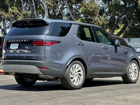Used 2025 Land Rover Discovery S AWD/4WD image 8