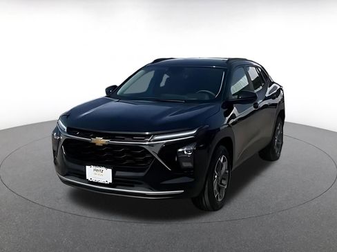 Used 2025 Chevrolet Trax LT image 4