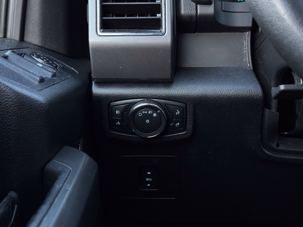 Used 2017 Ford F150 XLT w/ Equipment Group 302A Luxury AWD/4WD image 35