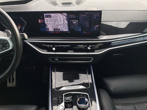 Used 2023 BMW X7 M60i w/ Executive Package image 11