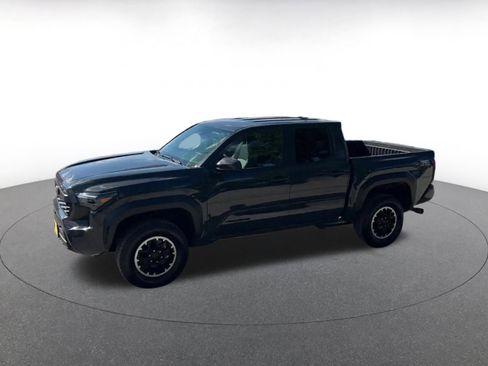 Used 2025 Toyota Tacoma TRD Off-Road AWD/4WD image 8